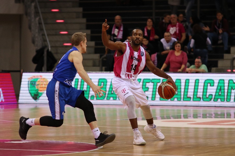 Telekom Baskets Bonn-  Fribourg Olympic Basket (2018/19)_23