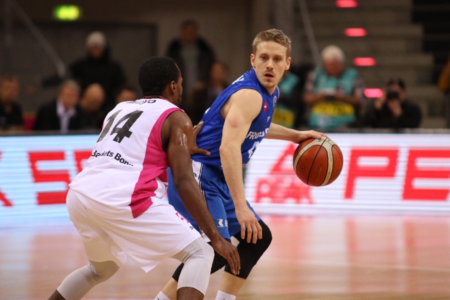 Telekom Baskets Bonn-  Fribourg Olympic Basket (2018/19)_4