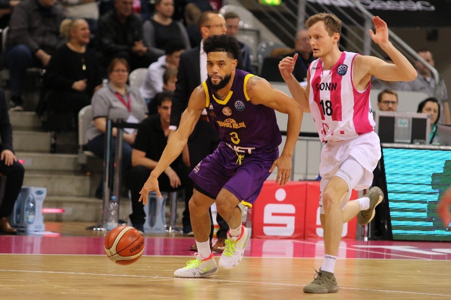 Telekom Baskets Bonn- Hapoel Holon (2018/19)_12