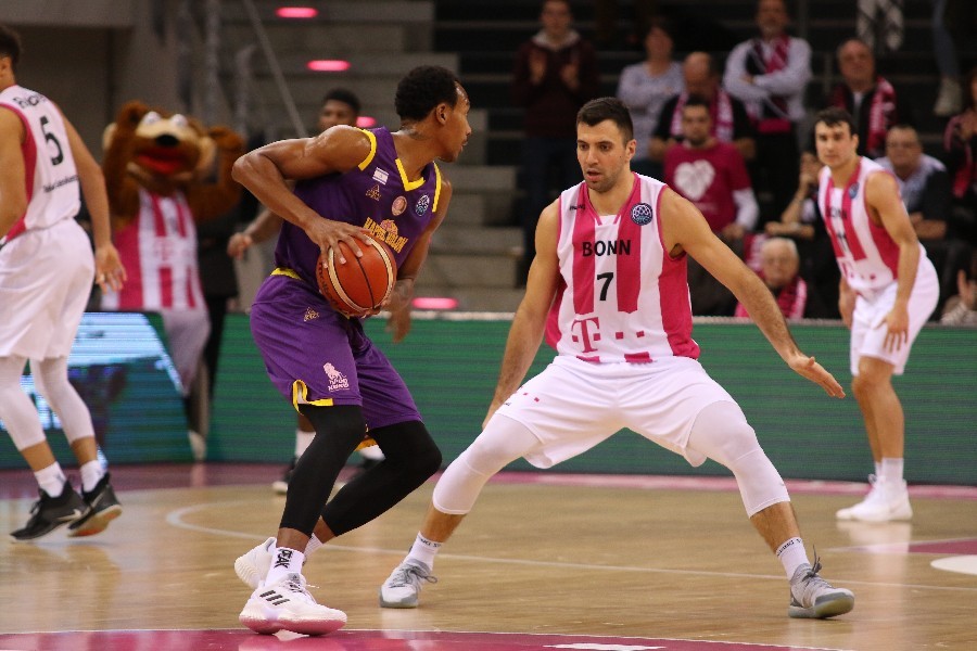 Telekom Baskets Bonn- Hapoel Holon (2018/19)_24