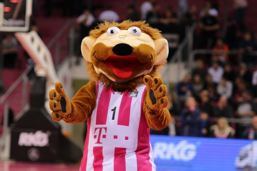 Telekom Baskets Bonn- Iberostar Tenerife (2018/19)_21