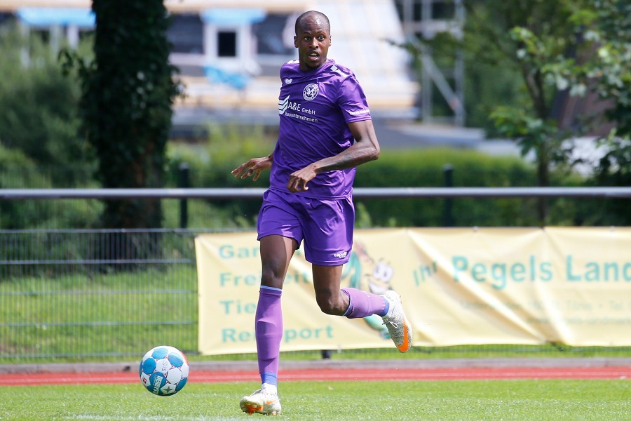 Teutonia St. Tönis vs. SV Straelen (2021/22)_9