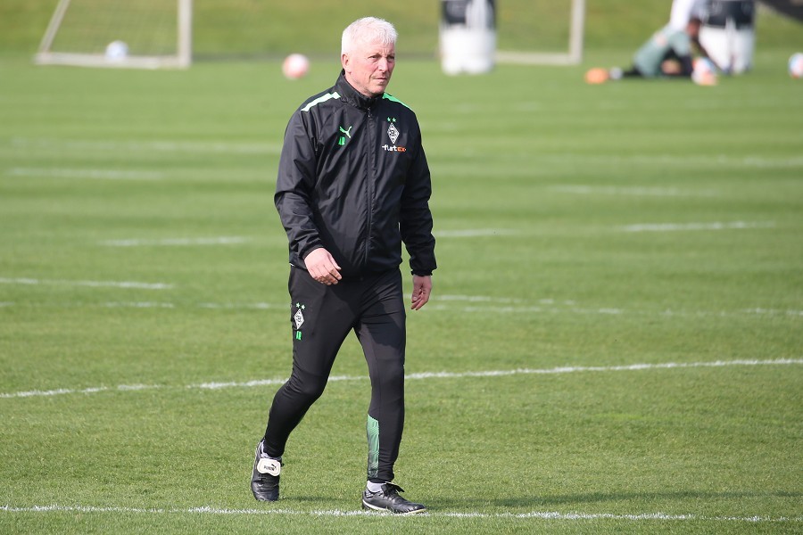 Training Borussia Mönchengladbach (14.04.2022)_12