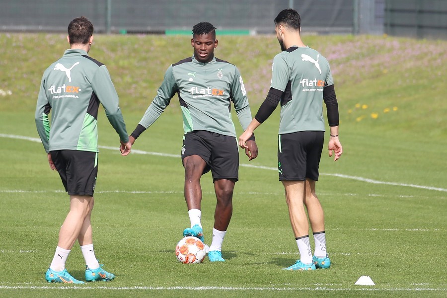 Training Borussia Mönchengladbach (14.04.2022)_18