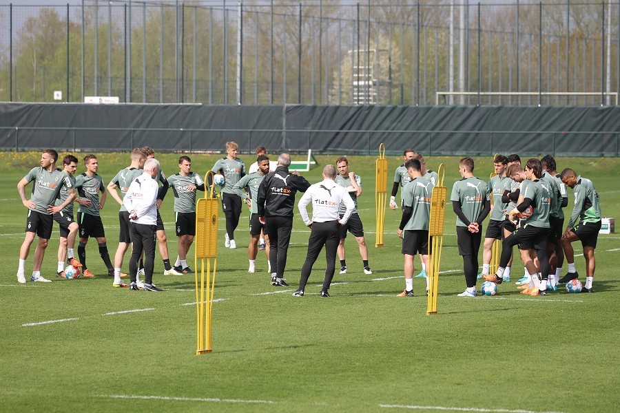 Training Borussia Mönchengladbach (14.04.2022)_23