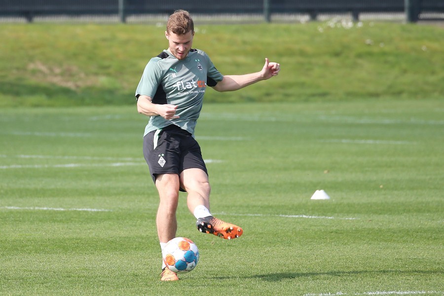 Training Borussia Mönchengladbach (14.04.2022)_28
