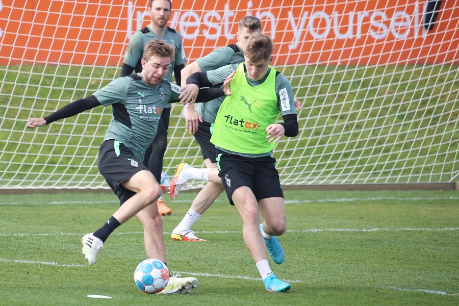 Training Borussia Mönchengladbach (14.04.2022)_43