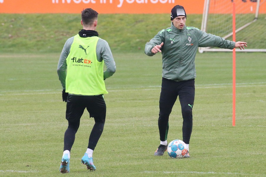 Training Borussia Mönchengladbach (25.01.2022)_37