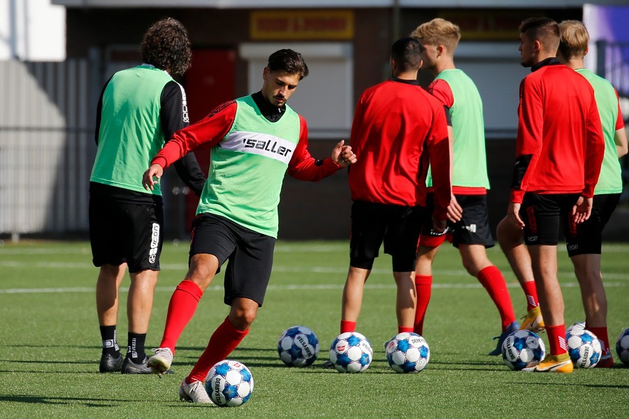 Training Helmond Sport + Präsentation Berk Cetin_19