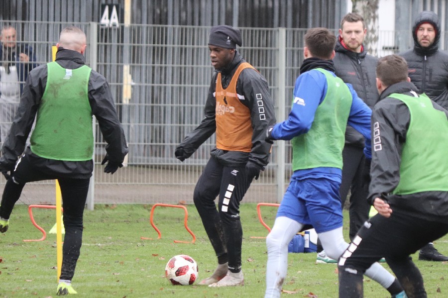 Training KFC Uerdingen 05.01.2019_12