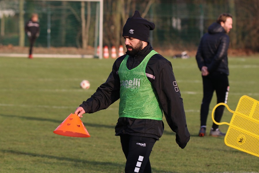 Training KFC Uerdingen 12.02.2019_33