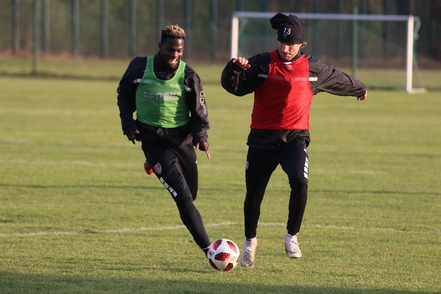 Training KFC Uerdingen 12.02.2019_45