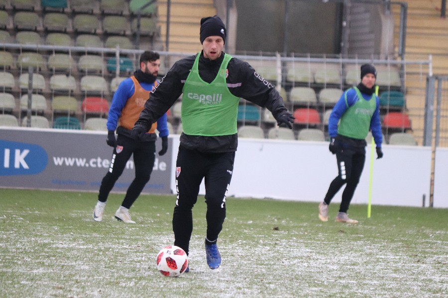 Training KFC Uerdingen 16.12.2018_19
