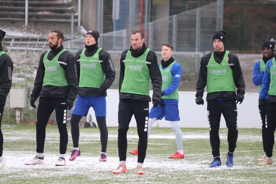 Training KFC Uerdingen 16.12.2018_29