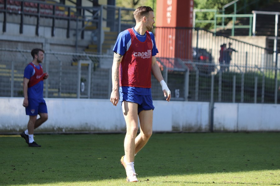 Training KFC Uerdingen 20.04.2019_28