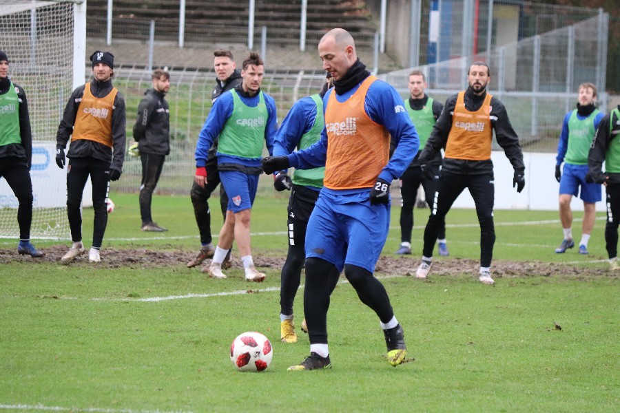 Training KFC Uerdingen 22.12.2018_12