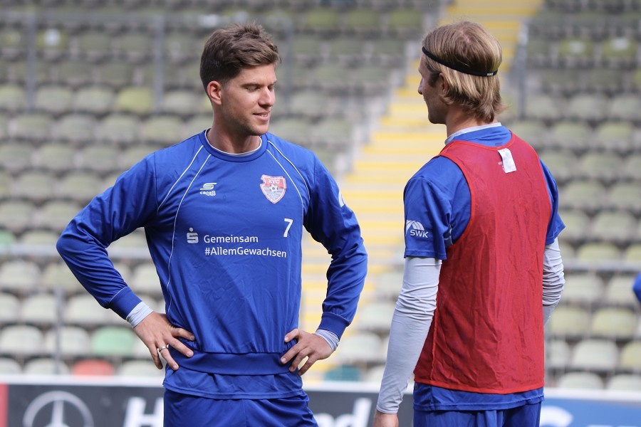 Training KFC Uerdingen 24.04.2019_19