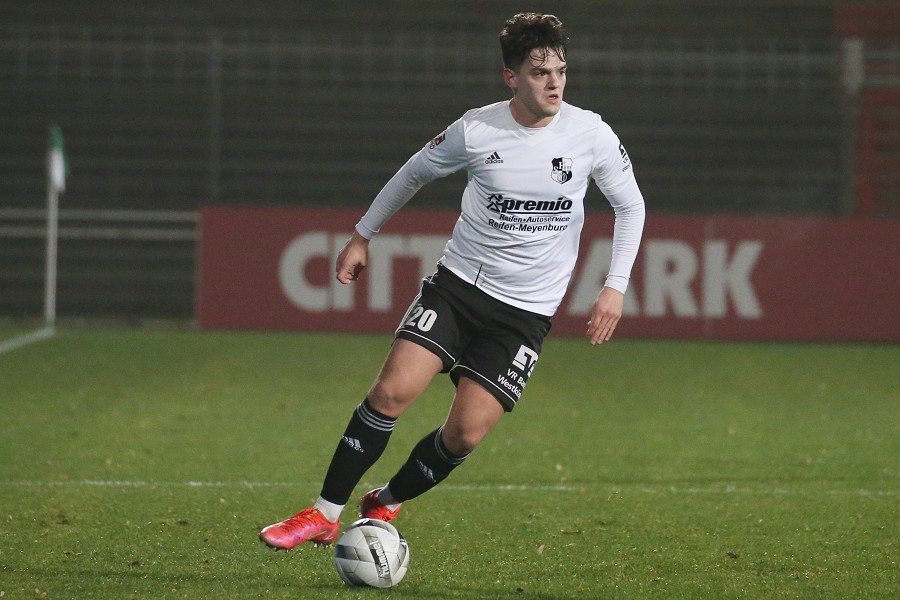 VfB Lübeck vs. Heider SV (2021/22)_17