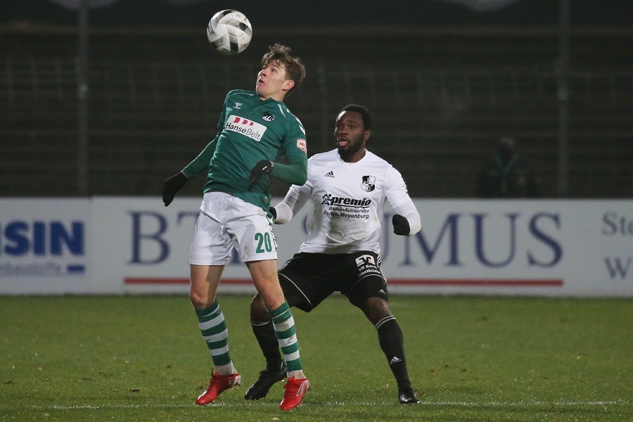 VfB Lübeck vs. Heider SV (2021/22)_18