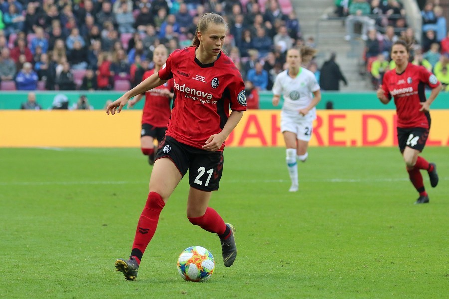 VfL Wolfsburg- SC Freiburg (2018/19)_38