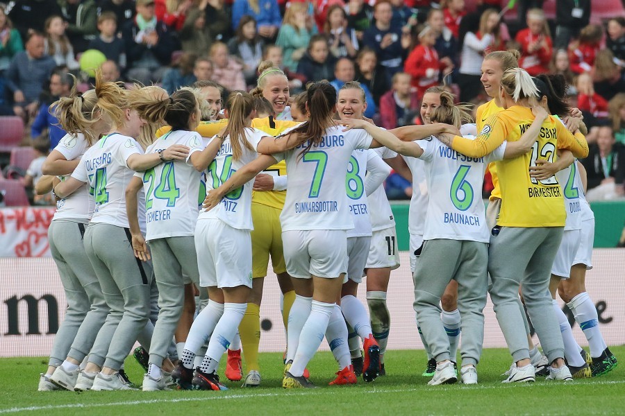 VfL Wolfsburg- SC Freiburg (2018/19)_47