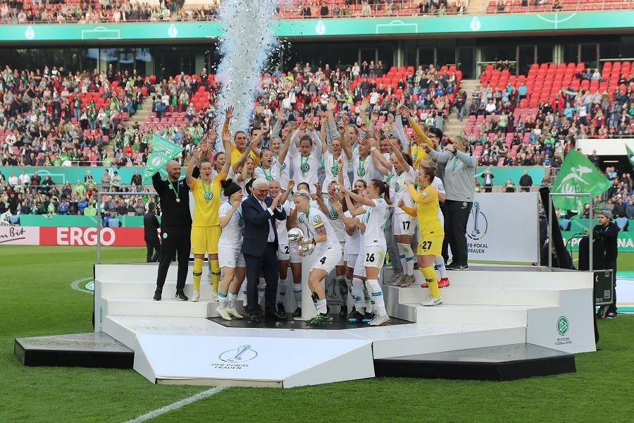 VfL Wolfsburg- SC Freiburg (2018/19)_52