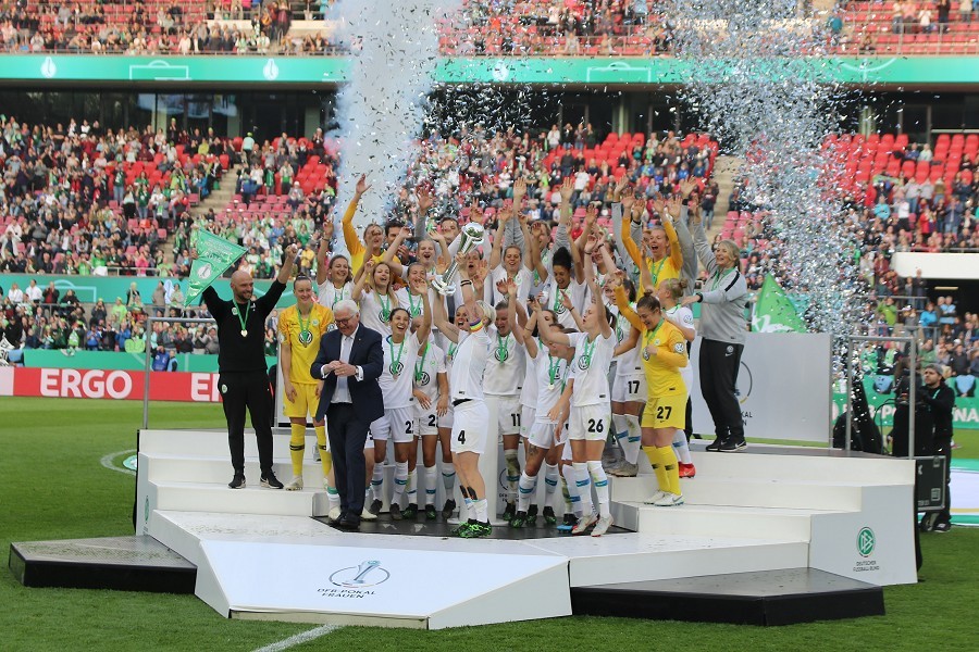 VfL Wolfsburg- SC Freiburg (2018/19)_53