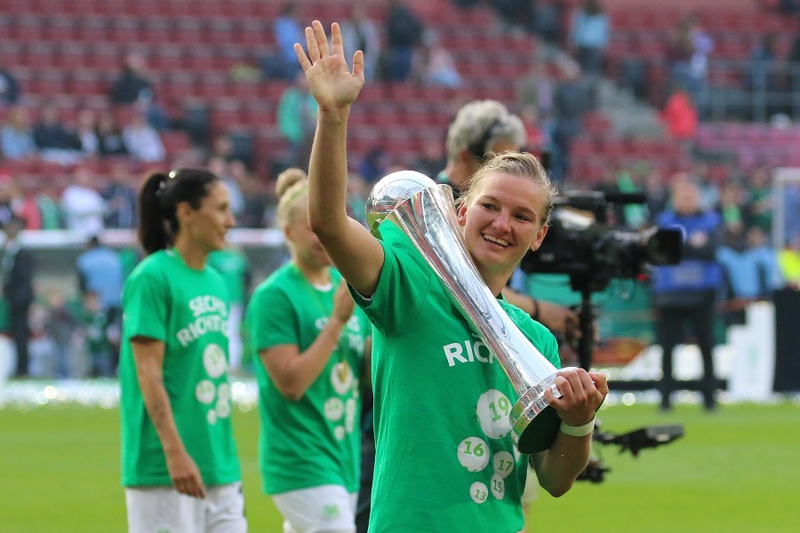 VfL Wolfsburg- SC Freiburg (2018/19)_65