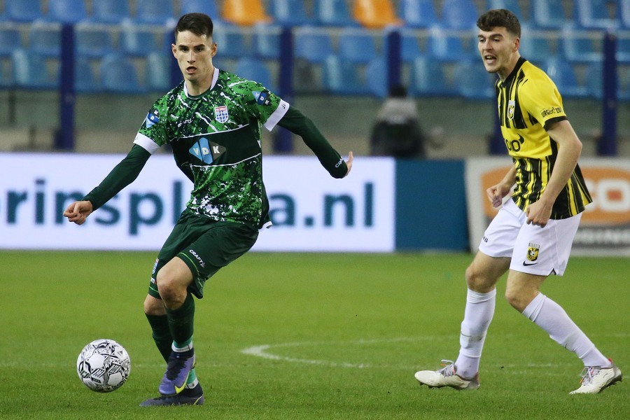 Vitesse Arnheim vs. PEC Zwolle (2021/22)_13