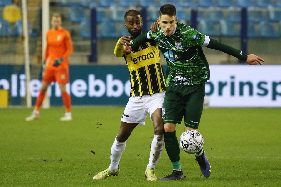 Vitesse Arnheim vs. PEC Zwolle (2021/22)_14