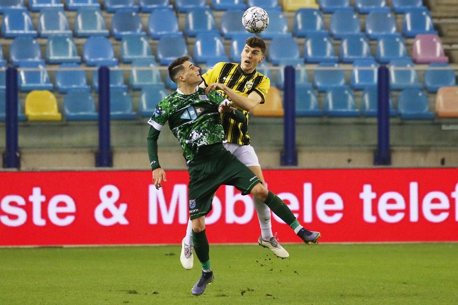 Vitesse Arnheim vs. PEC Zwolle (2021/22)_16