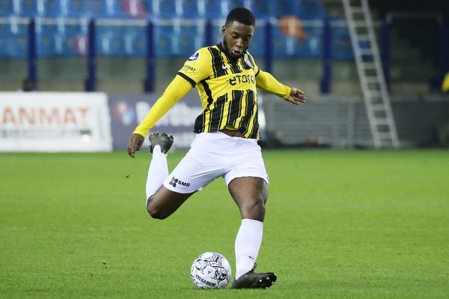 Vitesse Arnheim vs. PEC Zwolle (2021/22)_24