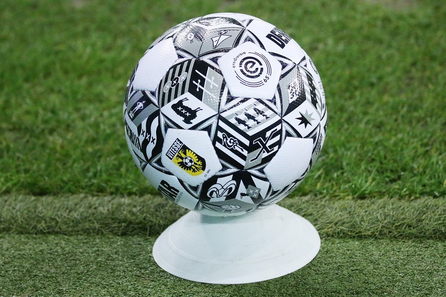 Vitesse Arnheim vs. PEC Zwolle (2021/22)_25