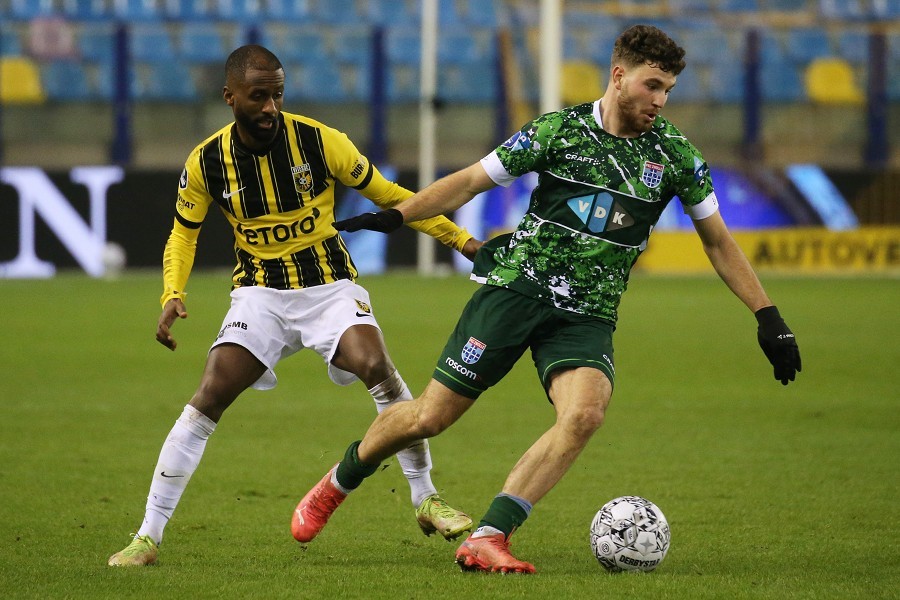 Vitesse Arnheim vs. PEC Zwolle (2021/22)_30