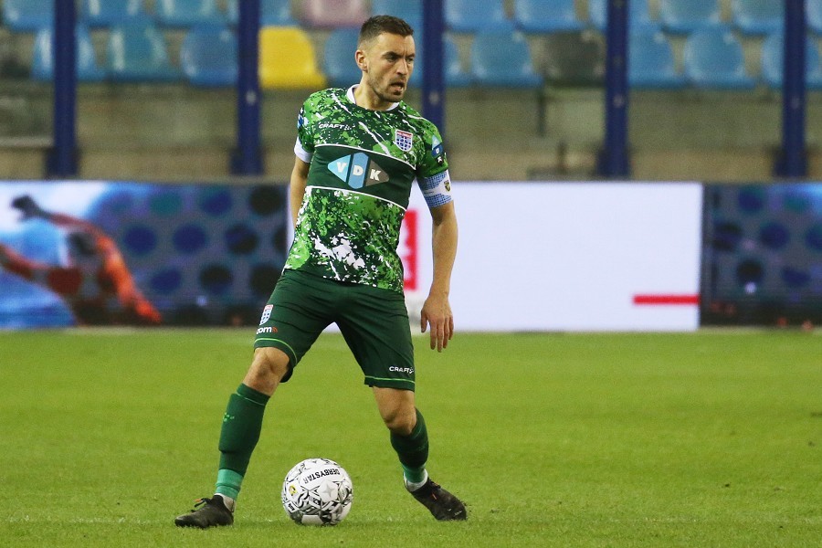 Vitesse Arnheim vs. PEC Zwolle (2021/22)_31