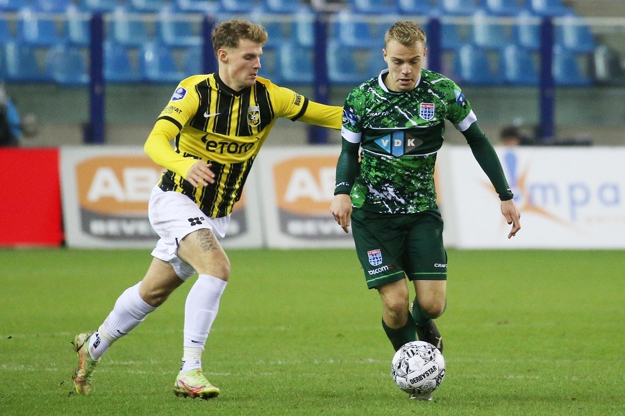 Vitesse Arnheim vs. PEC Zwolle (2021/22)_32
