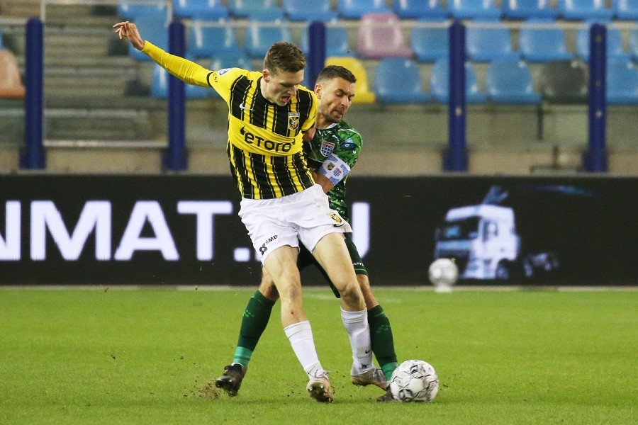 Vitesse Arnheim vs. PEC Zwolle (2021/22)_35