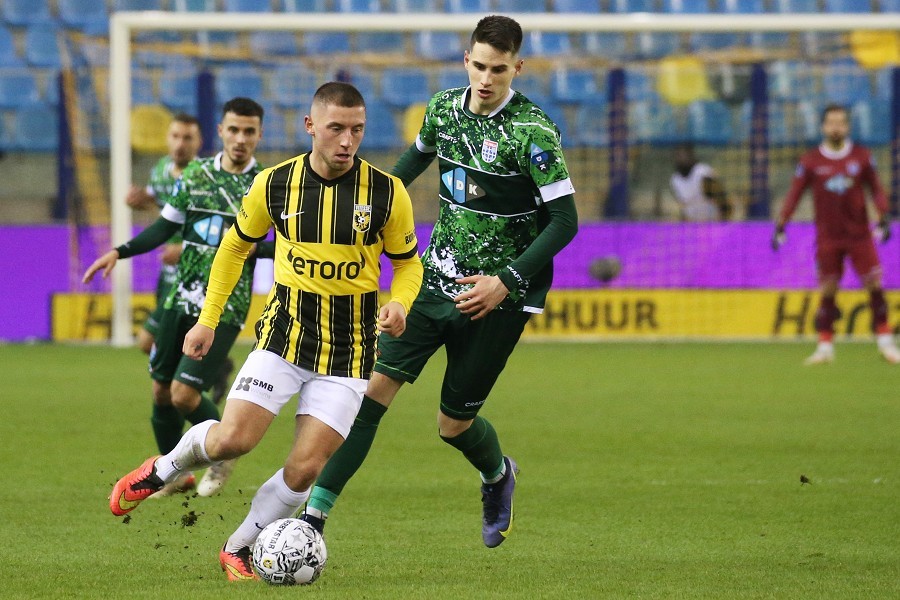 Vitesse Arnheim vs. PEC Zwolle (2021/22)_36