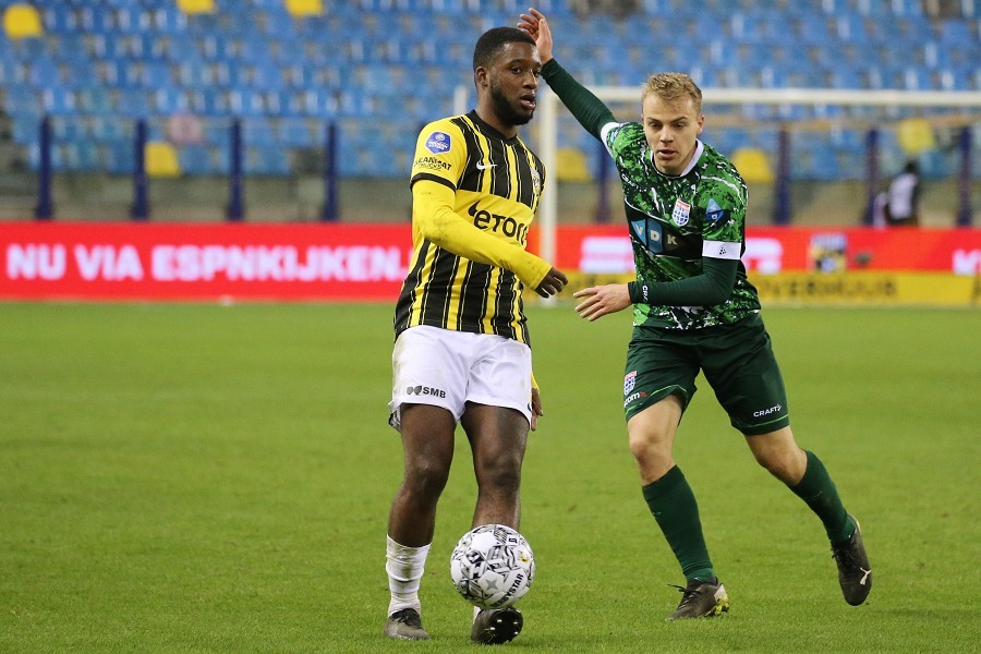 Vitesse Arnheim vs. PEC Zwolle (2021/22)_42