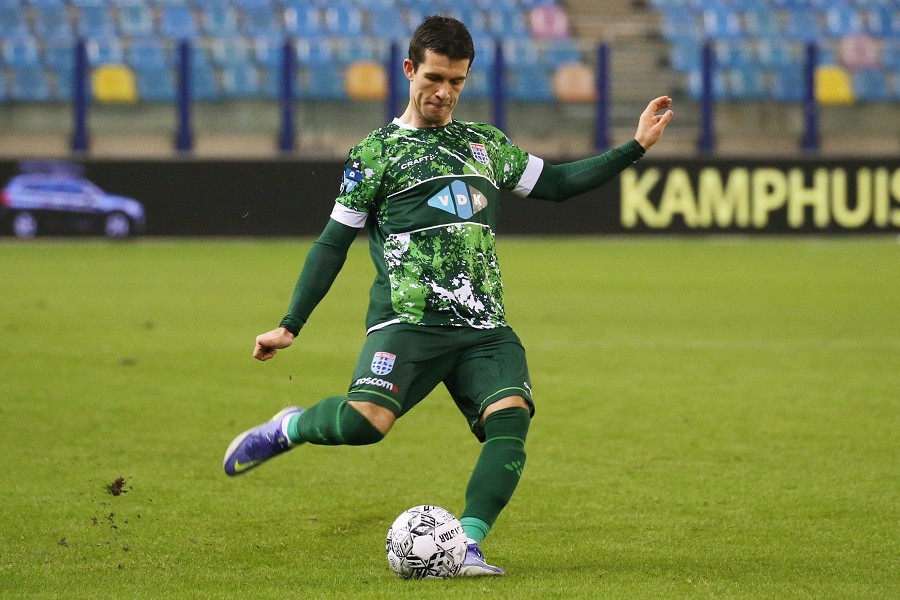 Vitesse Arnheim vs. PEC Zwolle (2021/22)_43