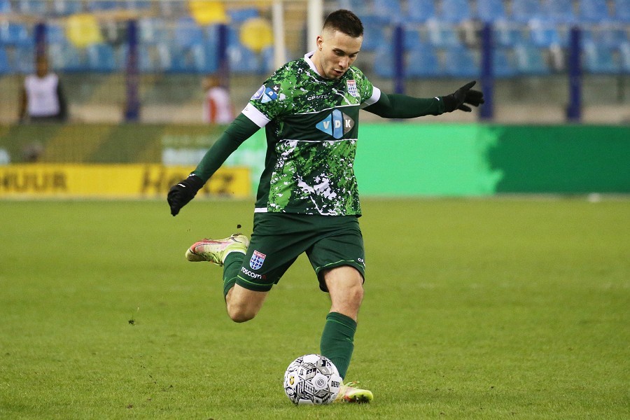 Vitesse Arnheim vs. PEC Zwolle (2021/22)_45
