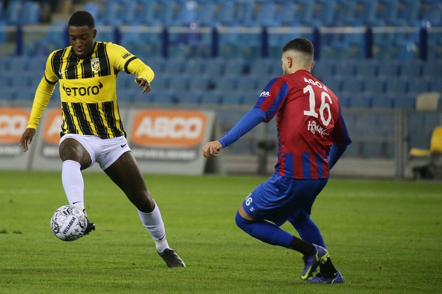 Vitesse vs. DVS´33 Ermelo (2021/22)_11