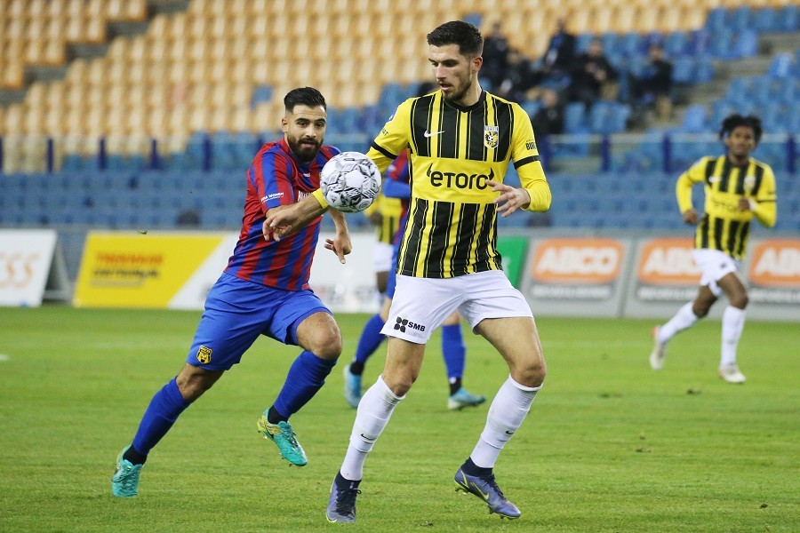Vitesse vs. DVS´33 Ermelo (2021/22)_13
