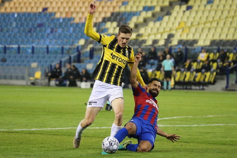 Vitesse vs. DVS´33 Ermelo (2021/22)_20
