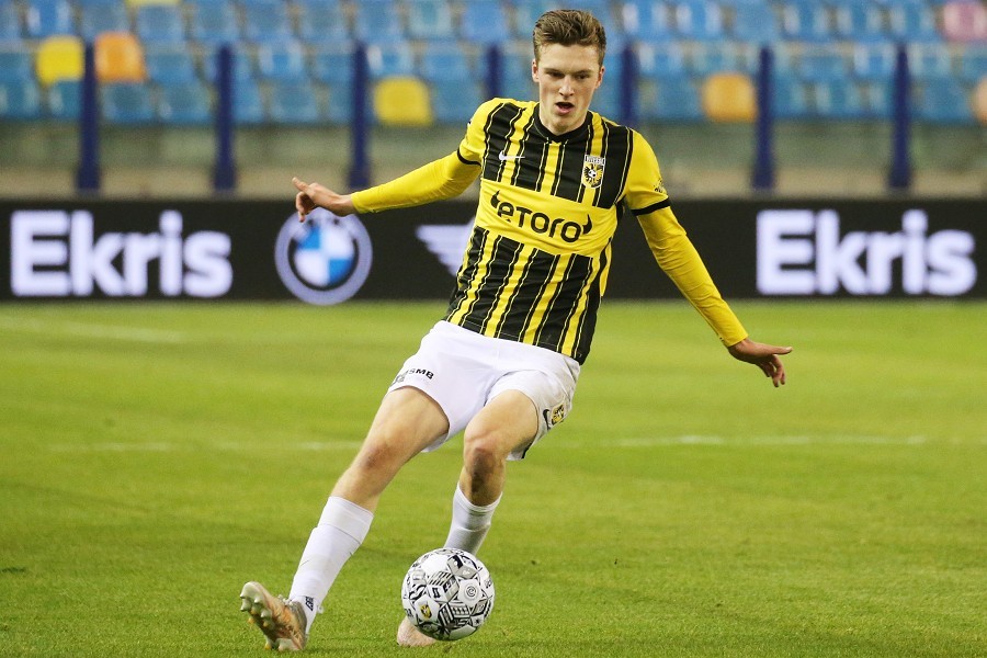 Vitesse vs. DVS´33 Ermelo (2021/22)_21