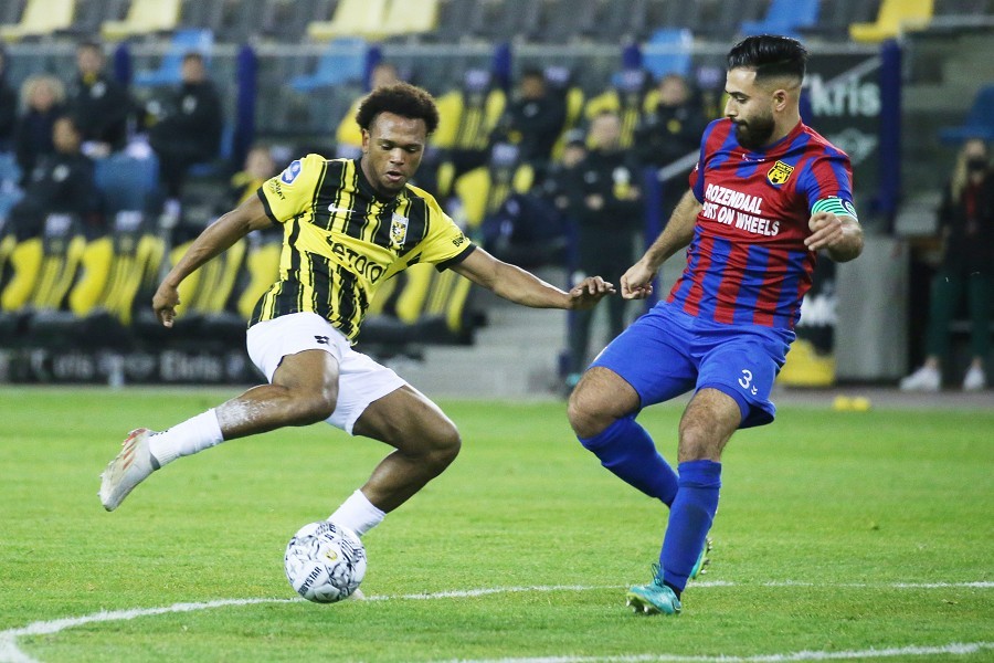 Vitesse vs. DVS´33 Ermelo (2021/22)_23