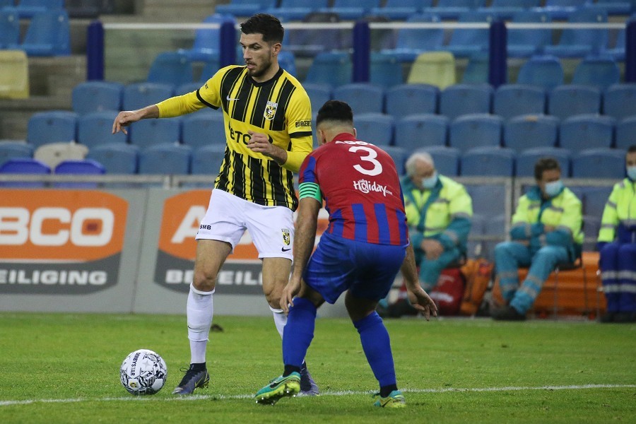 Vitesse vs. DVS´33 Ermelo (2021/22)_32