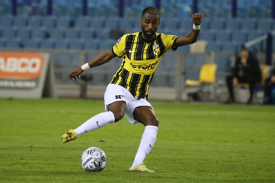 Vitesse vs. DVS´33 Ermelo (2021/22)_33