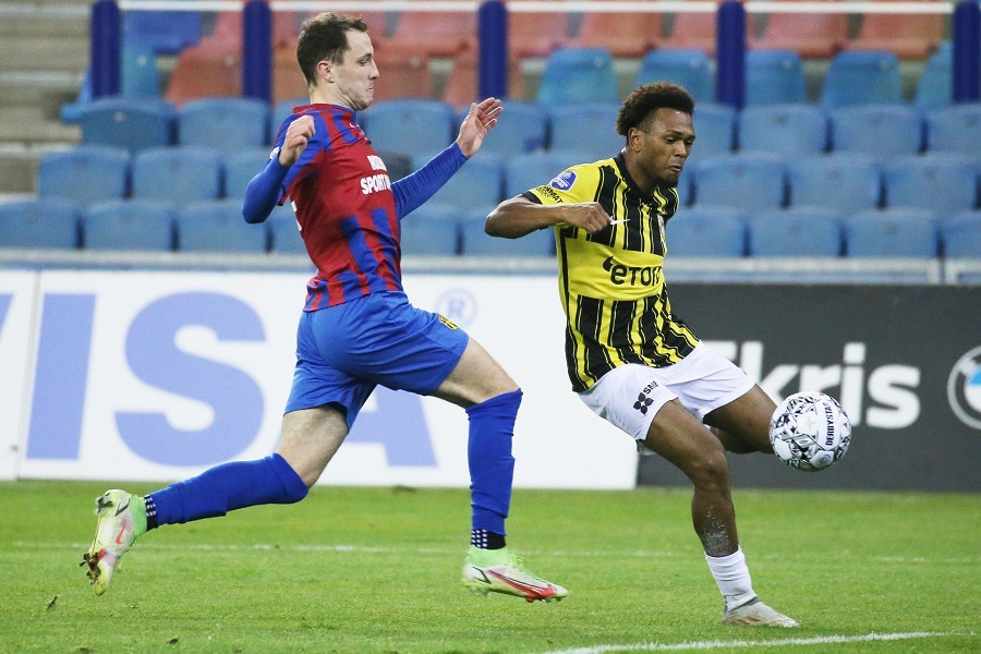 Vitesse vs. DVS´33 Ermelo (2021/22)_35