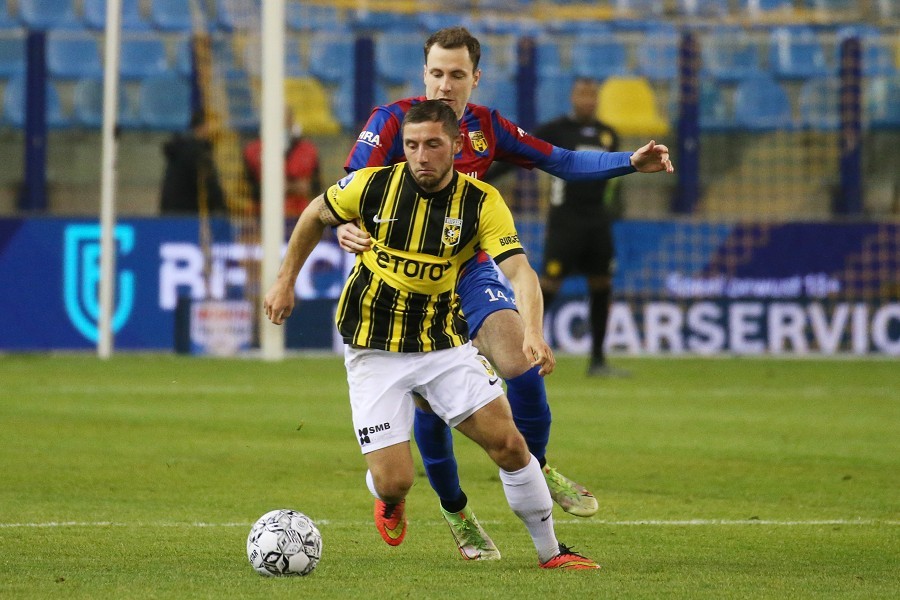 Vitesse vs. DVS´33 Ermelo (2021/22)_38